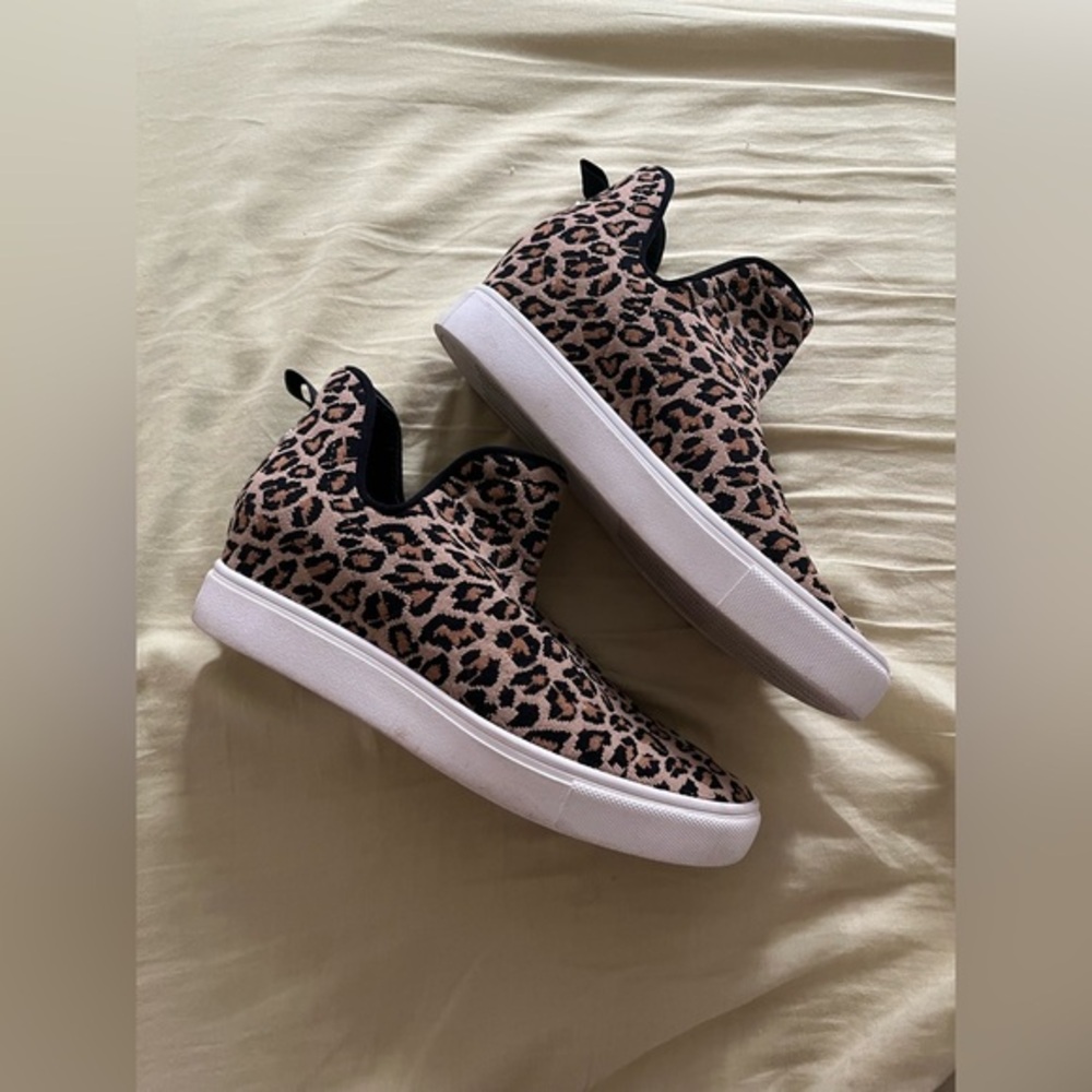 Steve Madden | loxer leopard print high top slip on sneakers | size 7